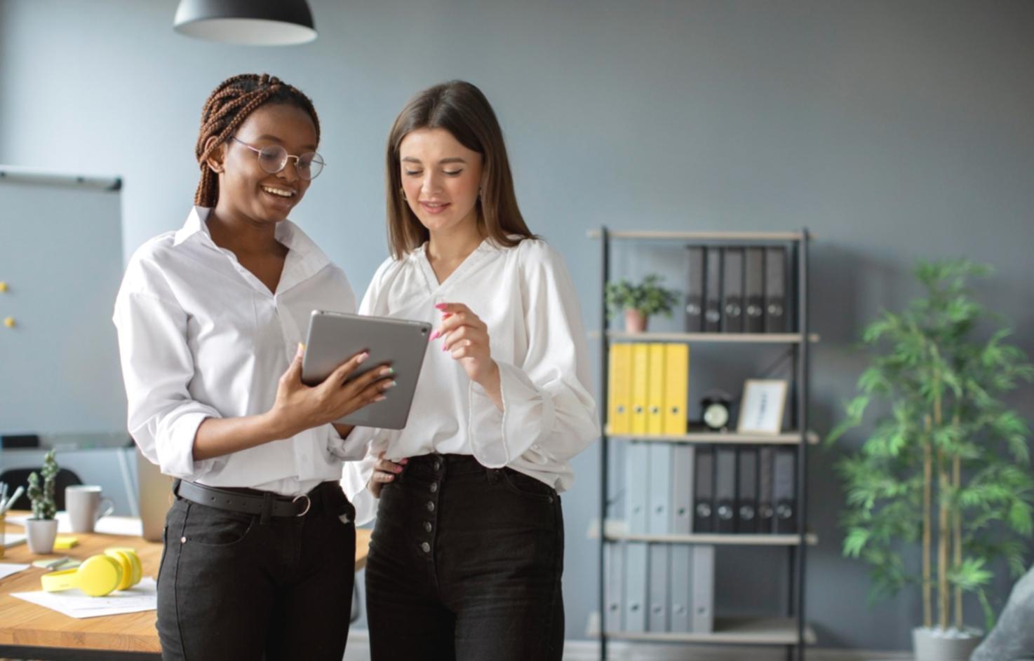 Financial data visualization dashboard